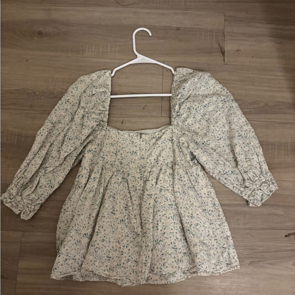 Impeccable Pig Floral Cream Women's Top, Size Medium